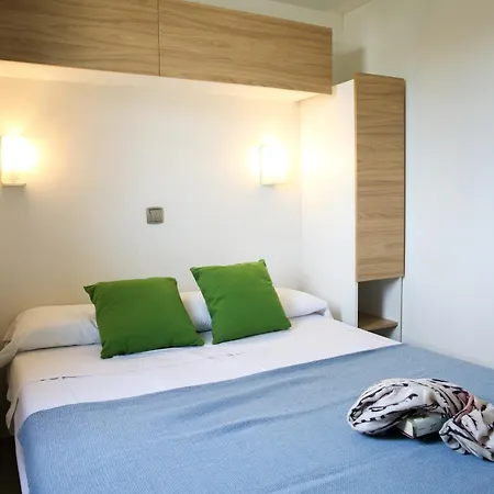 3 Estrellas Camping Gavà