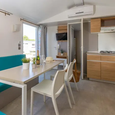 3 Estrellas Camping Gavà