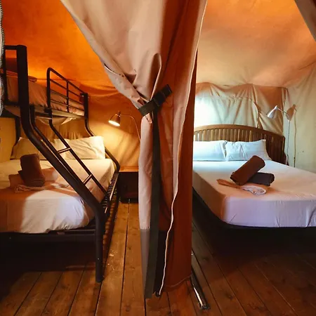 3 Estrellas Camping Gavà