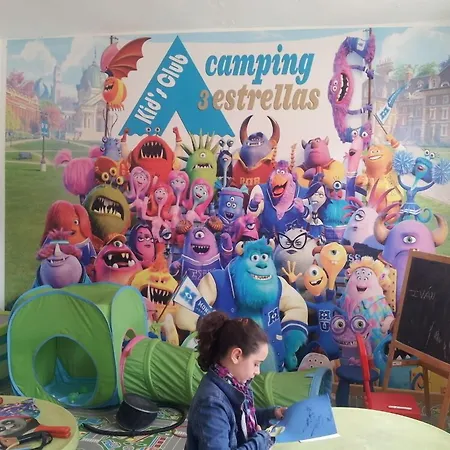 キャンプ場 Tres Estrellas 2*