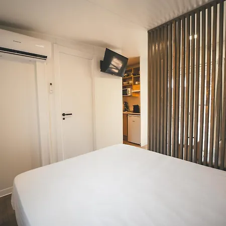 Càmping Tres Estrellas Barcelona By Holacamp 2*