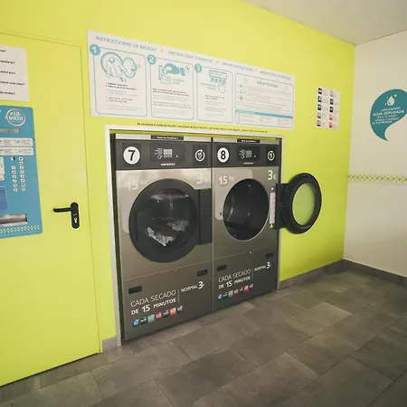 Càmping Tres Estrellas Barcelona By Holacamp 2*
