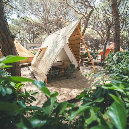 Tres Estrellas Barcelona By Holacamp Càmping 2*