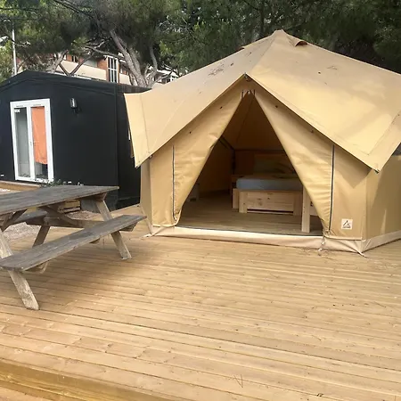3 Estrellas 2* Gavà