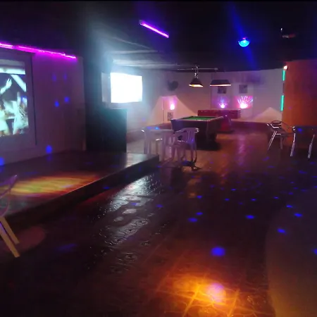 Tres Estrellas אתר קמפינג