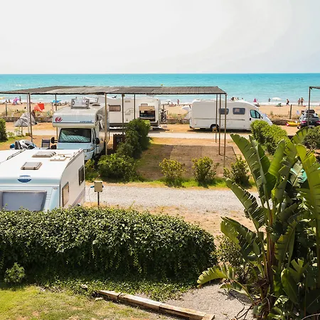 Tres Estrellas אתר קמפינג