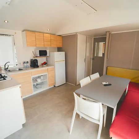 Tres Estrellas אתר קמפינג Gavà